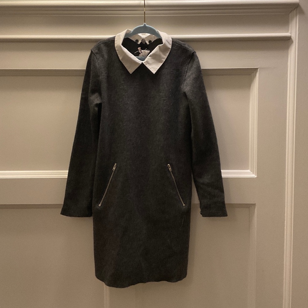 Beautiful grey wool dress. Size 10 bonpoint. Long sleeve. Removable collar